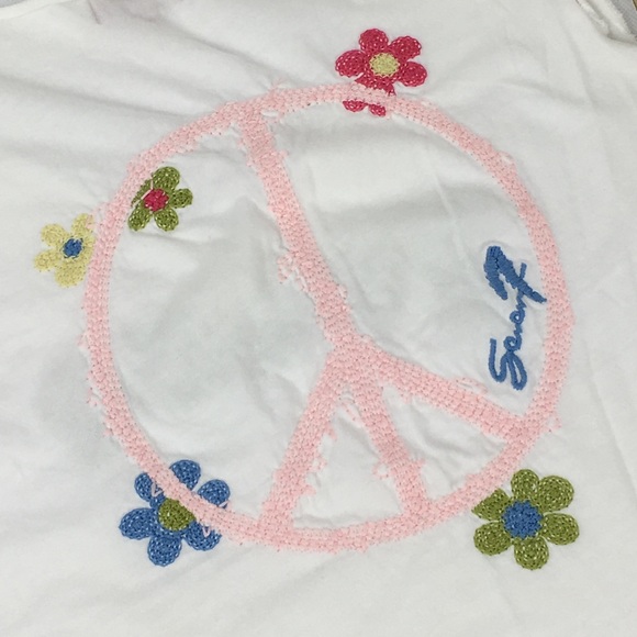 Boho Style V-Neck Cap Sleeve Peace Embroidered Top - Picture 4 of 4